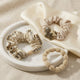 Lot de 3 Chouchous Casual Alice à Nœud et Charms Irisés Beige