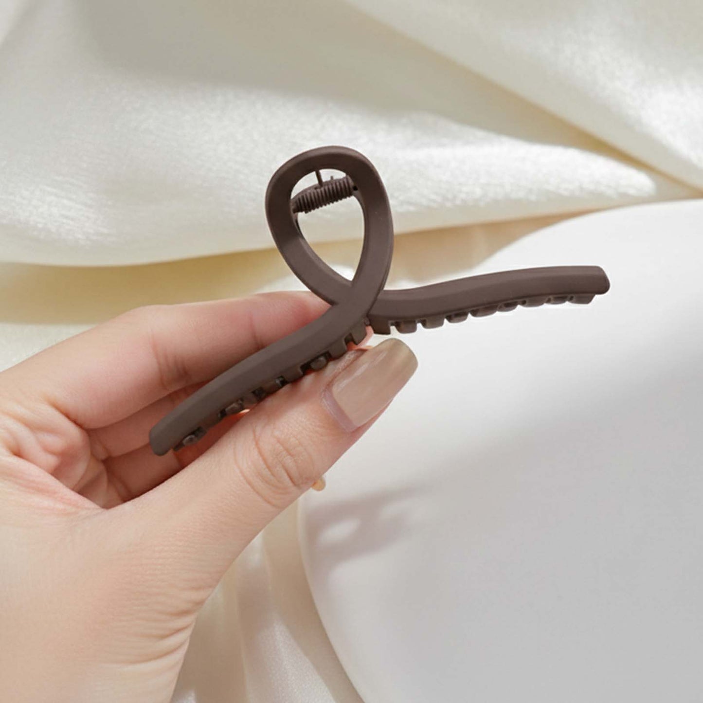 Pince Cheveux Mat Allure Croisée Marron