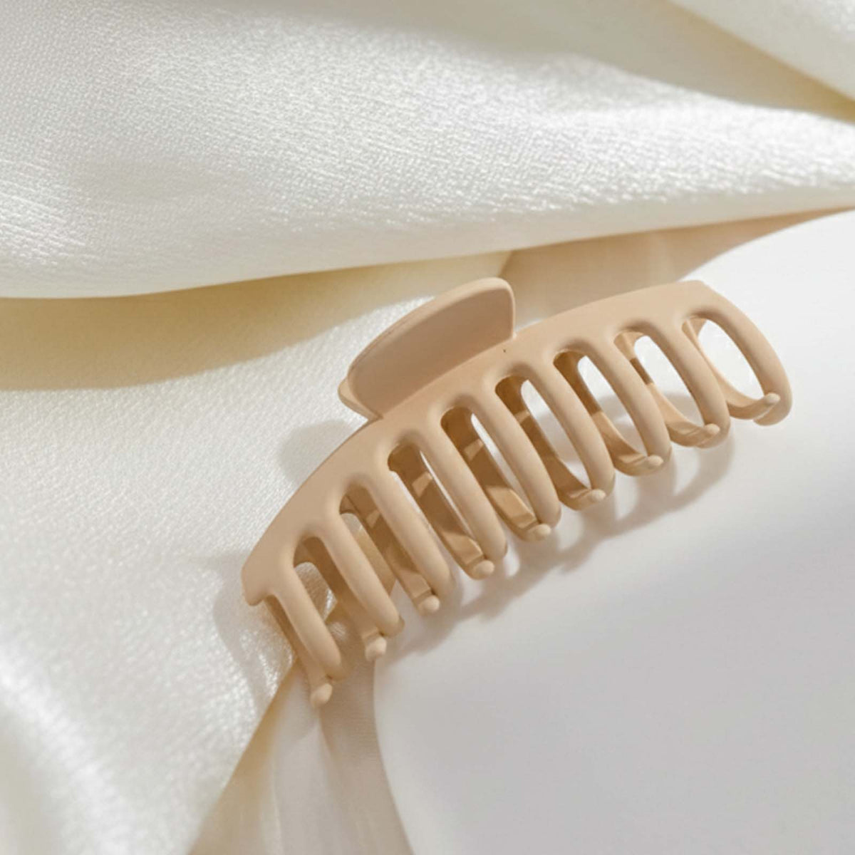 Pince Cheveux XXL Effet Peigne Mat Beige