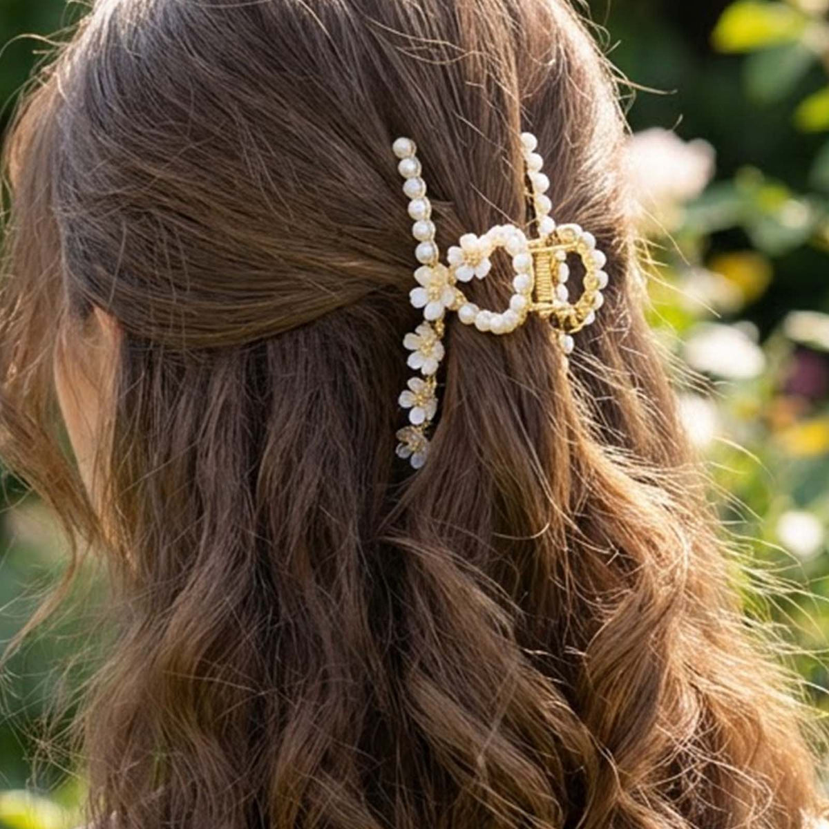 Pince Bijou Jardin Doré à Allure Florale et Perles Décoratives