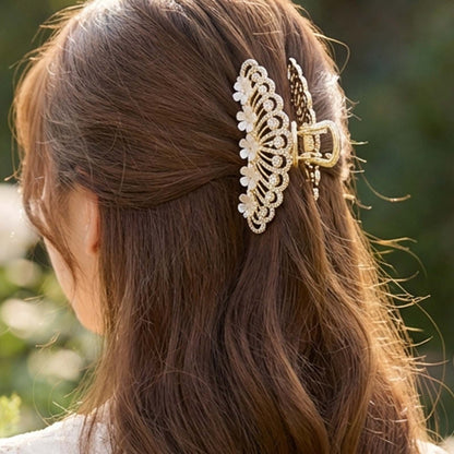 Pince Bijou Couronne Dorée à Strass et Fleurs Blanches