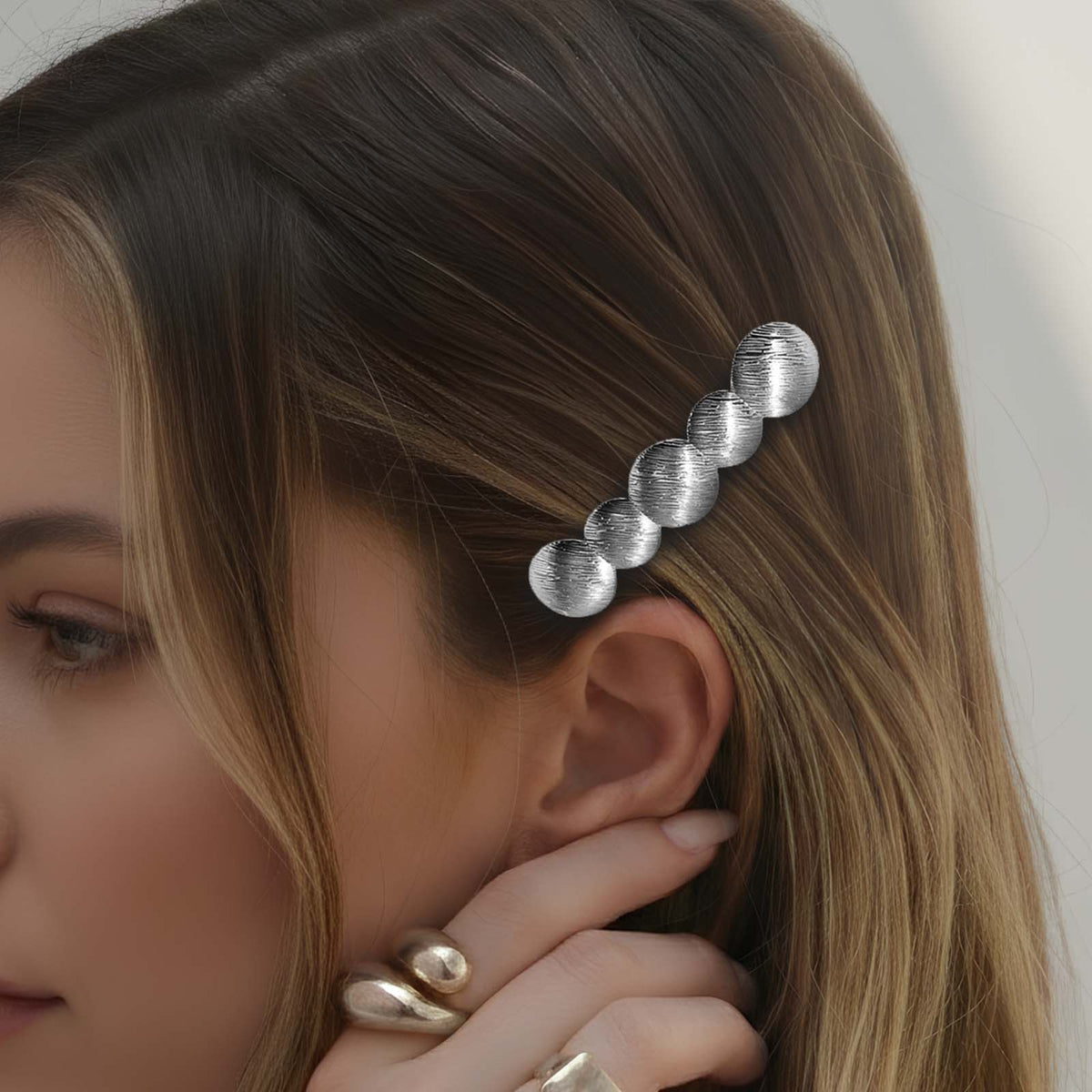 Barrette Minimaliste Argentée Disques Lumière Effet Brossé