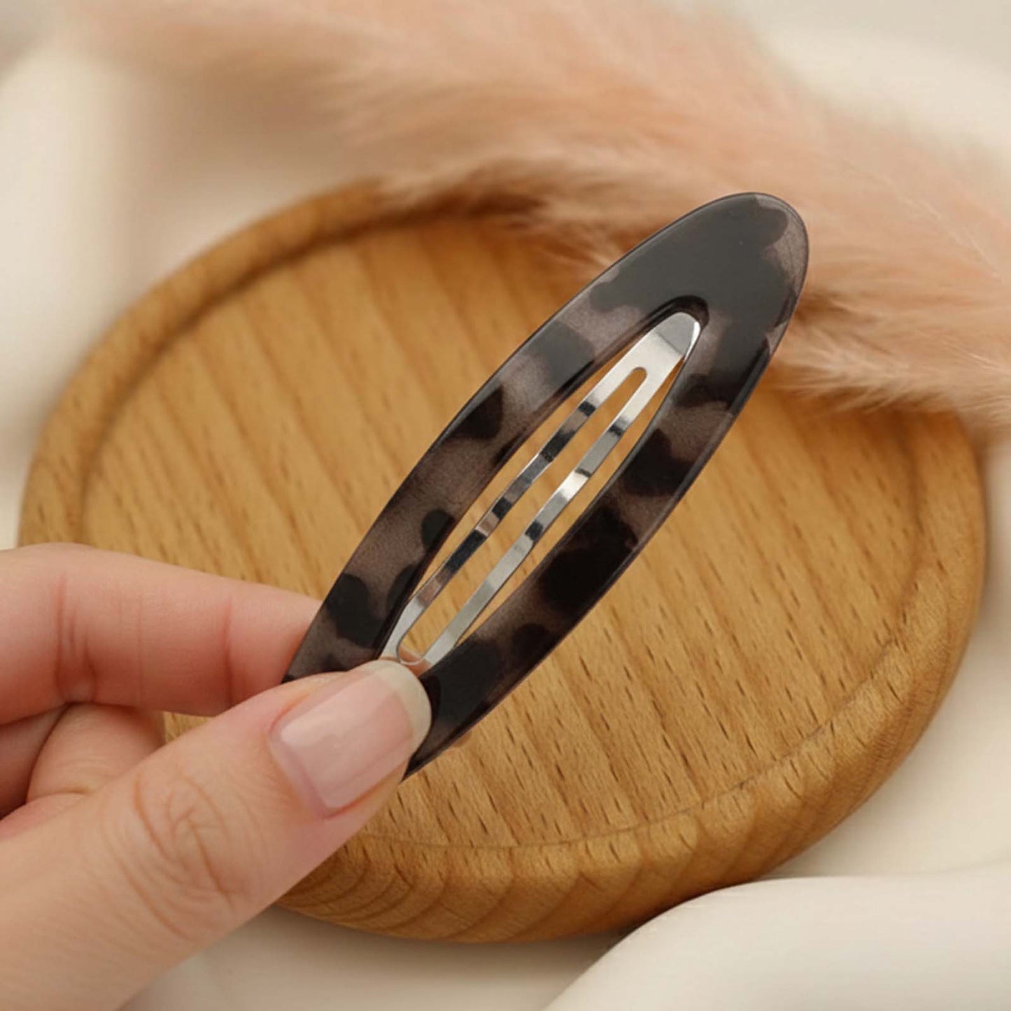 Pince Clip Ovale Allure Parisienne Écaille Teinté Gris