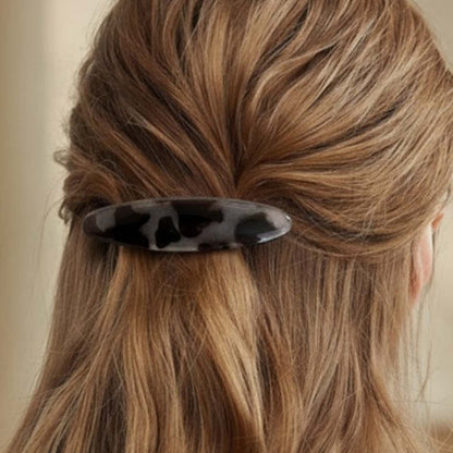 Barrette Clip Ovale Minimal Parisien Écaille Teinté Gris