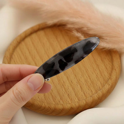 Barrette Clip Ovale Minimal Parisien Écaille Teinté Gris