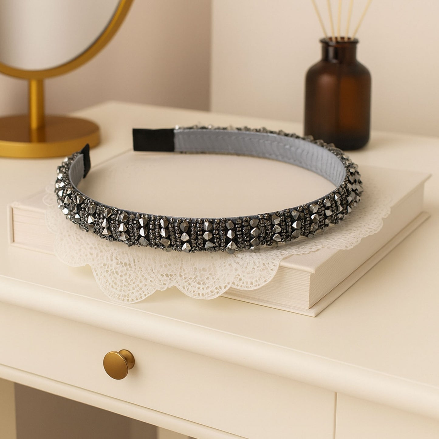 Serre-tête argenté tissu carreaux avec perles decoratives