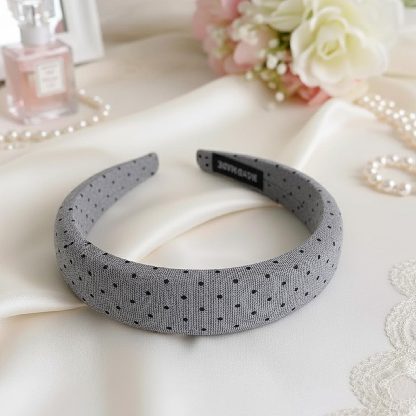 Serre-tête Large à Pois Alexandra en Tissu Doux Gris