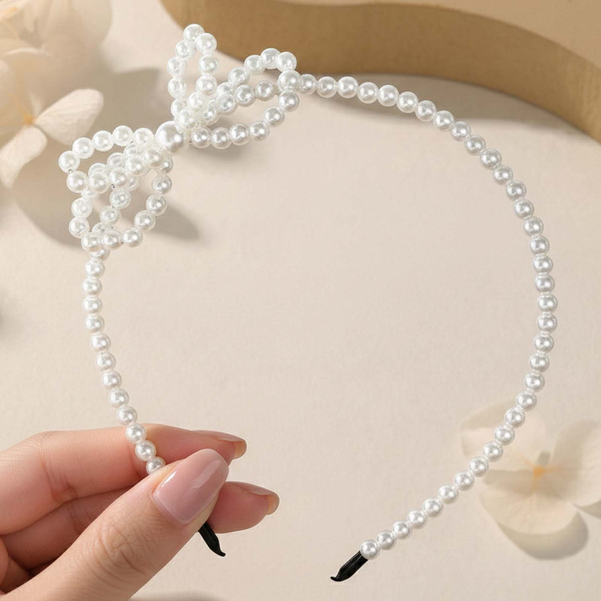 Serre-tête Fin Coquette Chic Perlé avec Nœud en Perles