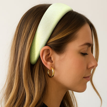 Serre-tête Large Laurel en Satin Coussiné Jaune Poudré