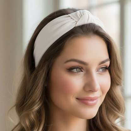 Serre-tête Nœud Carrie en Tissu Doux Blanc