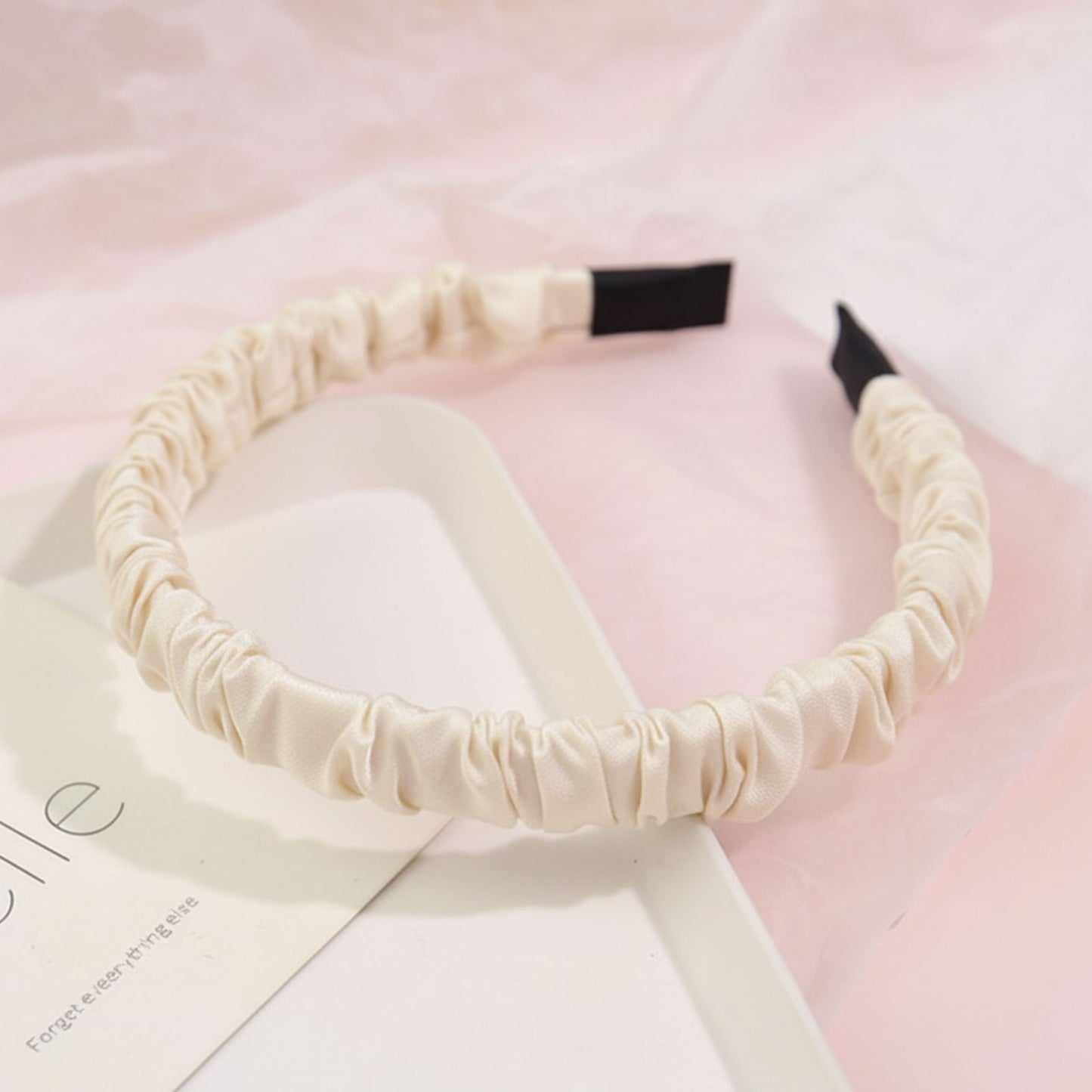Serre-tête Large Silky Scrunch Maxine Blanc