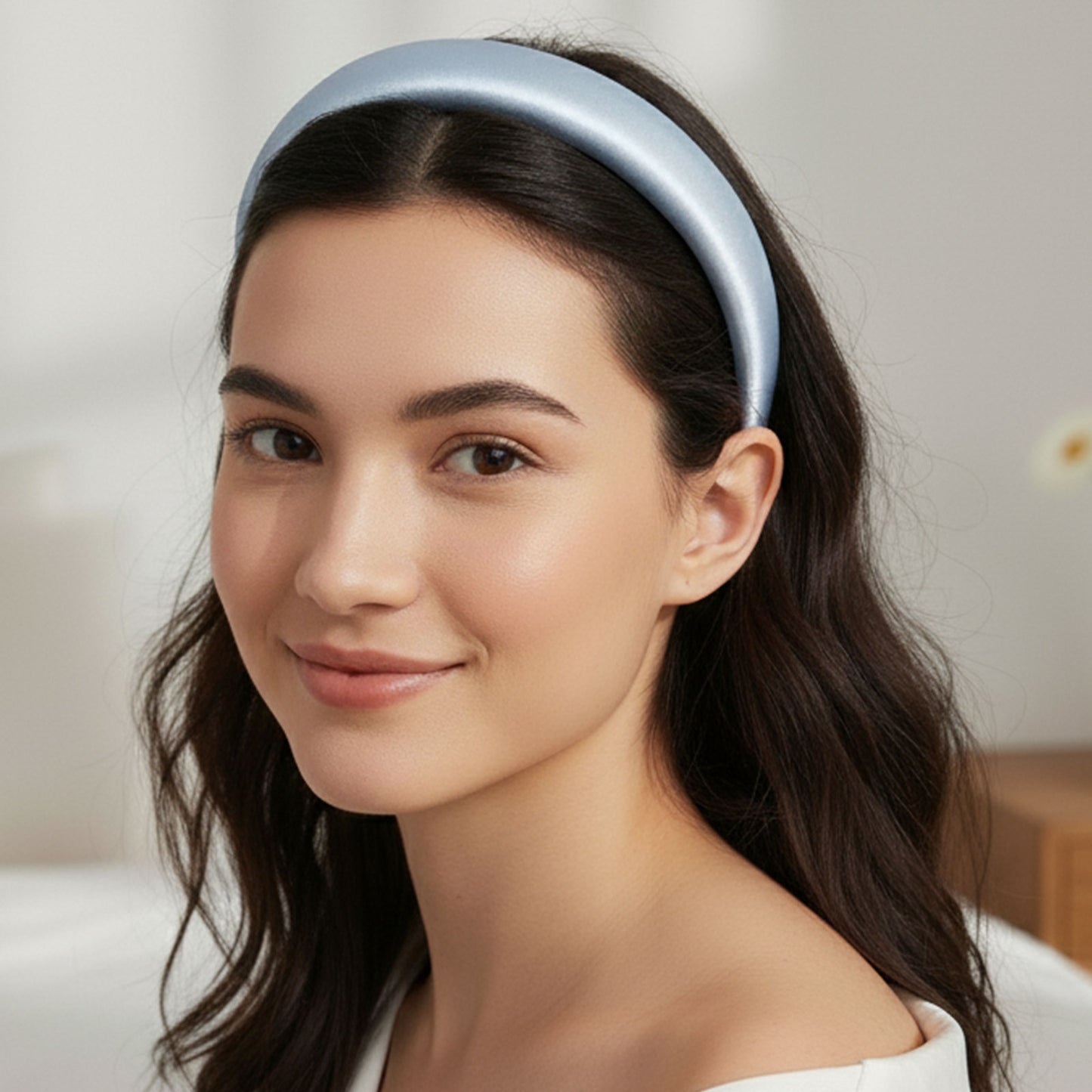 Serre-tête Maureen en Satin Coussiné Bleu