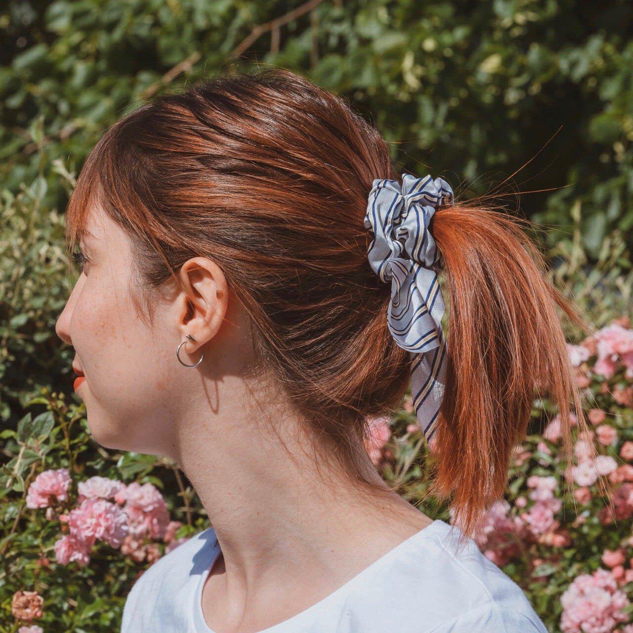 foulard court gris