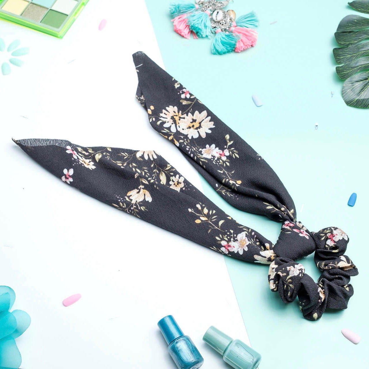 chouchou foulard noir fleurs