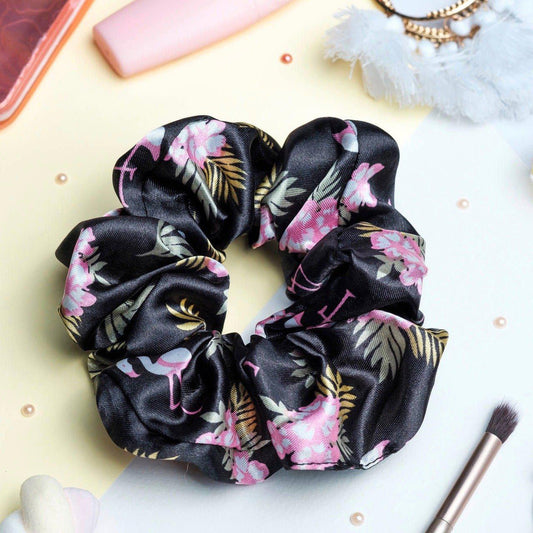 chouchou en satin noir motifs